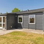 度假居 Blek - 300m From The Sea By Interhome