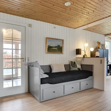 Blek - 300m From The Sea By Interhome *